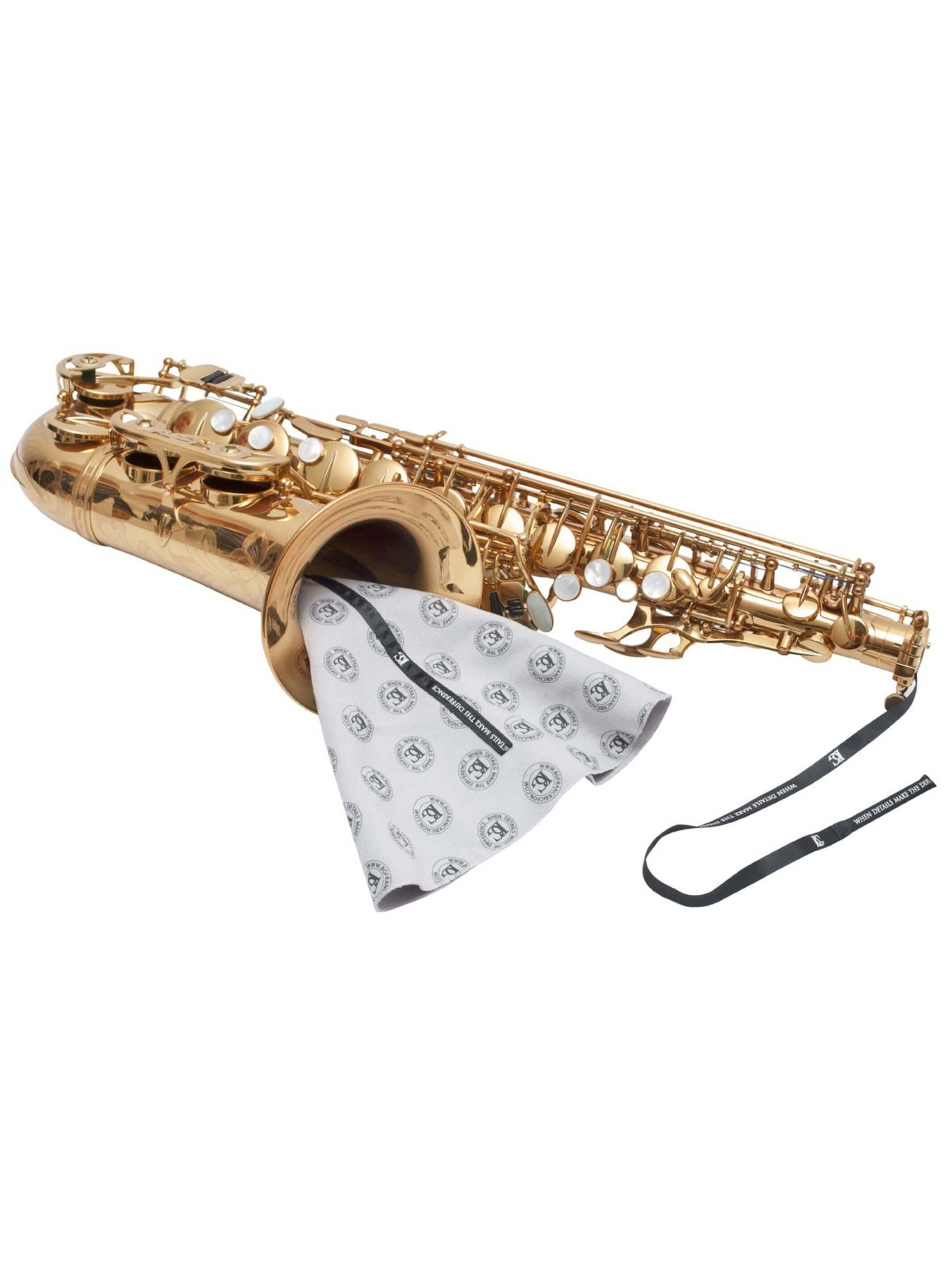 Cleaning 2024 a saxophone